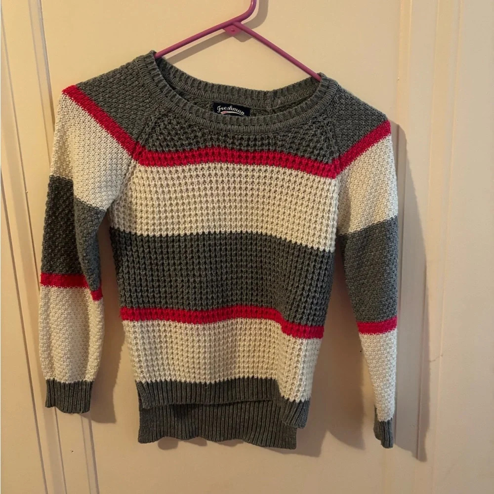 Freshman 1996 color gray pink white medium (8/10) very pretty